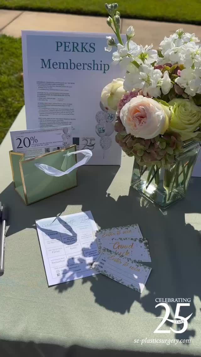 ✨ What an incredible evening! Thank you to the more than 600 guests who joined us in celebrating Southeastern Plastic Surgery’s 25th Anniversary Finale Celebration. We are so grateful for our patients, team, and community who have trusted and supported us throughout the years. Here’s to continued excellence, innovation, and expert care for the next 25 years. 💫